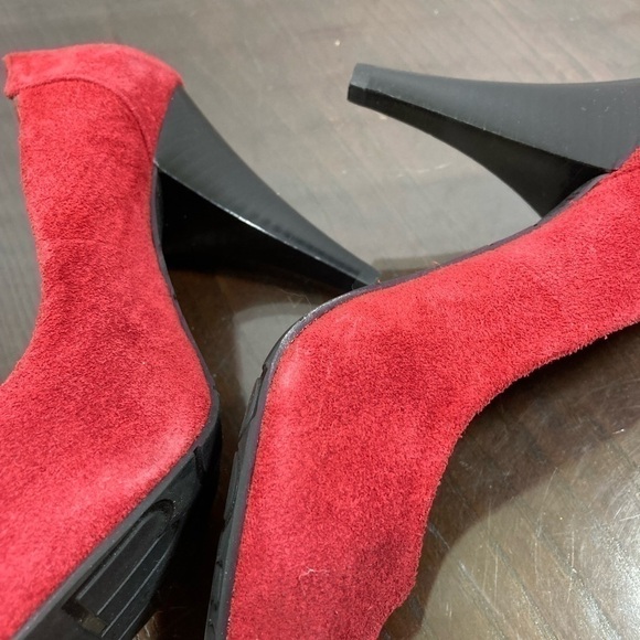 BCBGeneration Red Suede Leather round toe block heel pumps in size 7!new - Picture 9 of 17